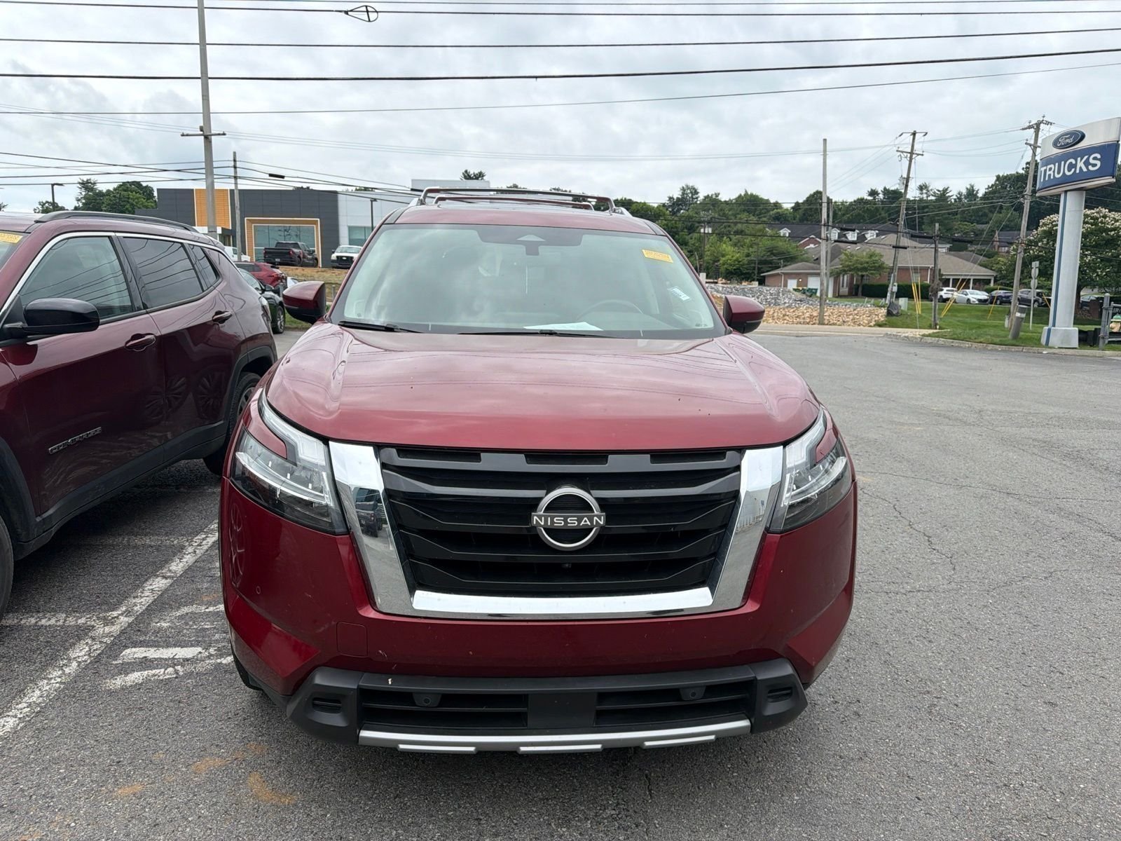 Used 2023 Scarlet Ember Nissan SL image 2