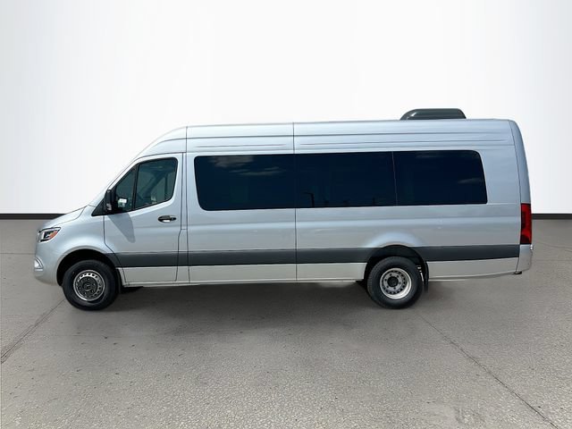 New 2026 High-tech silver metallic Mercedes-Benz Cargo 170 WB image 4