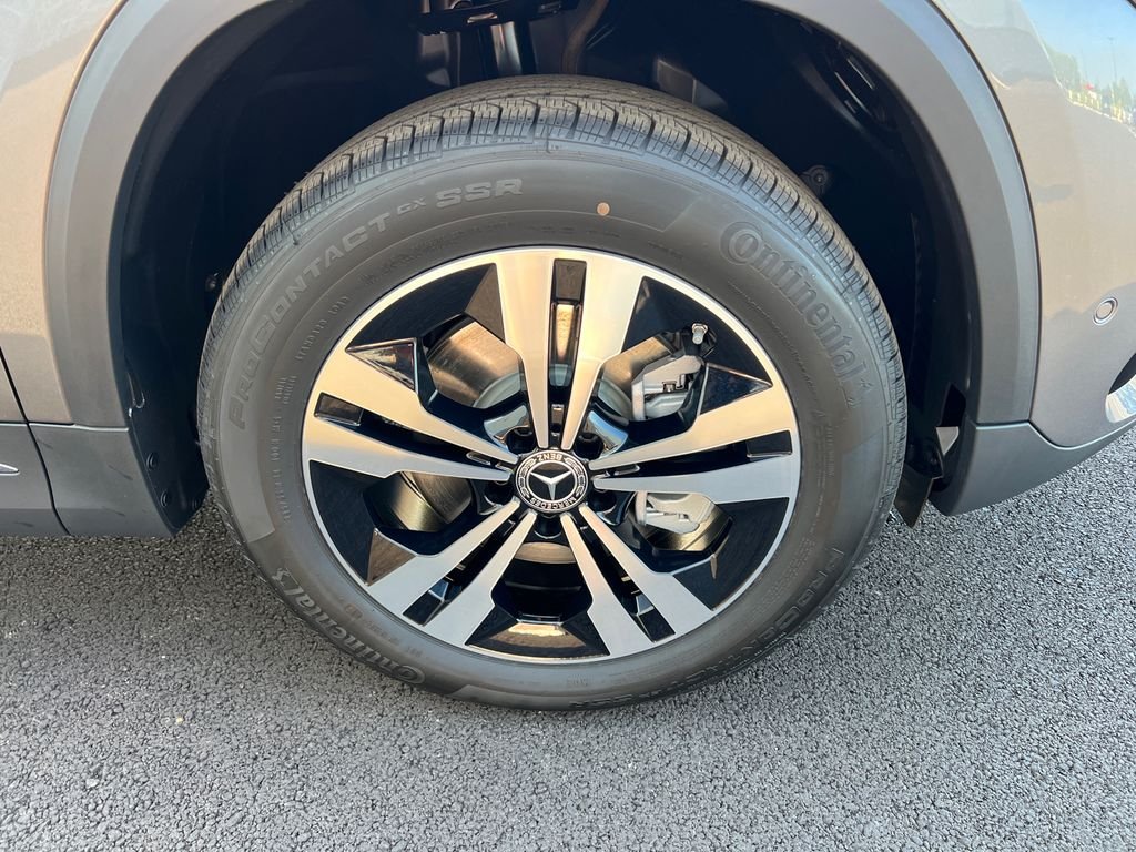 New 2026 Mountain Grey Metallic Mercedes-Benz GLA 250 image 38