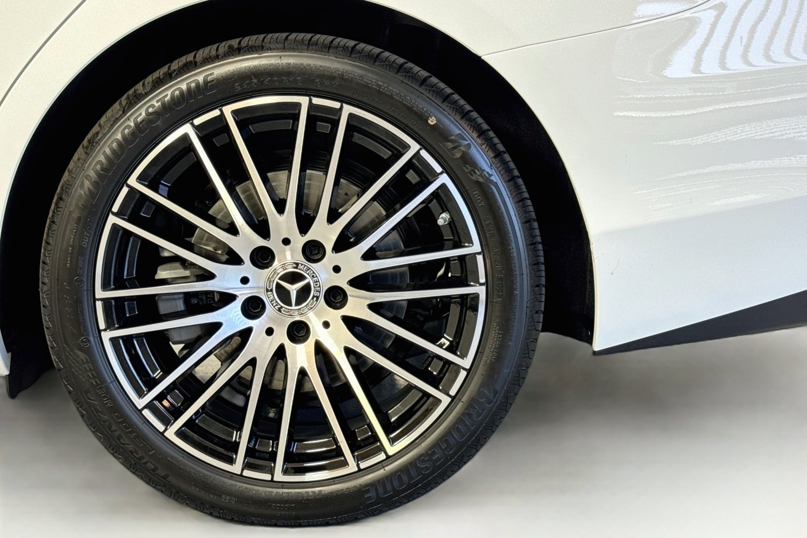 New 2026 Polar White Mercedes-Benz C 300 image 29