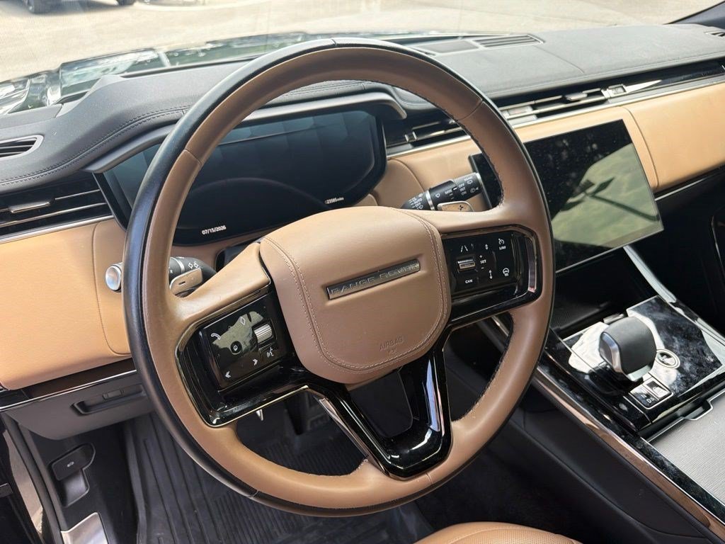 Used 2025 Black Land Rover Dynamic SE image 13