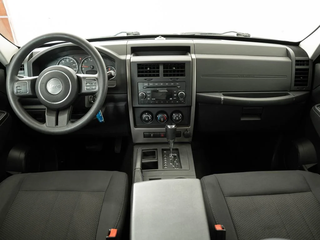 Used 2012 Bright White Clearcoat Jeep Sport image 4