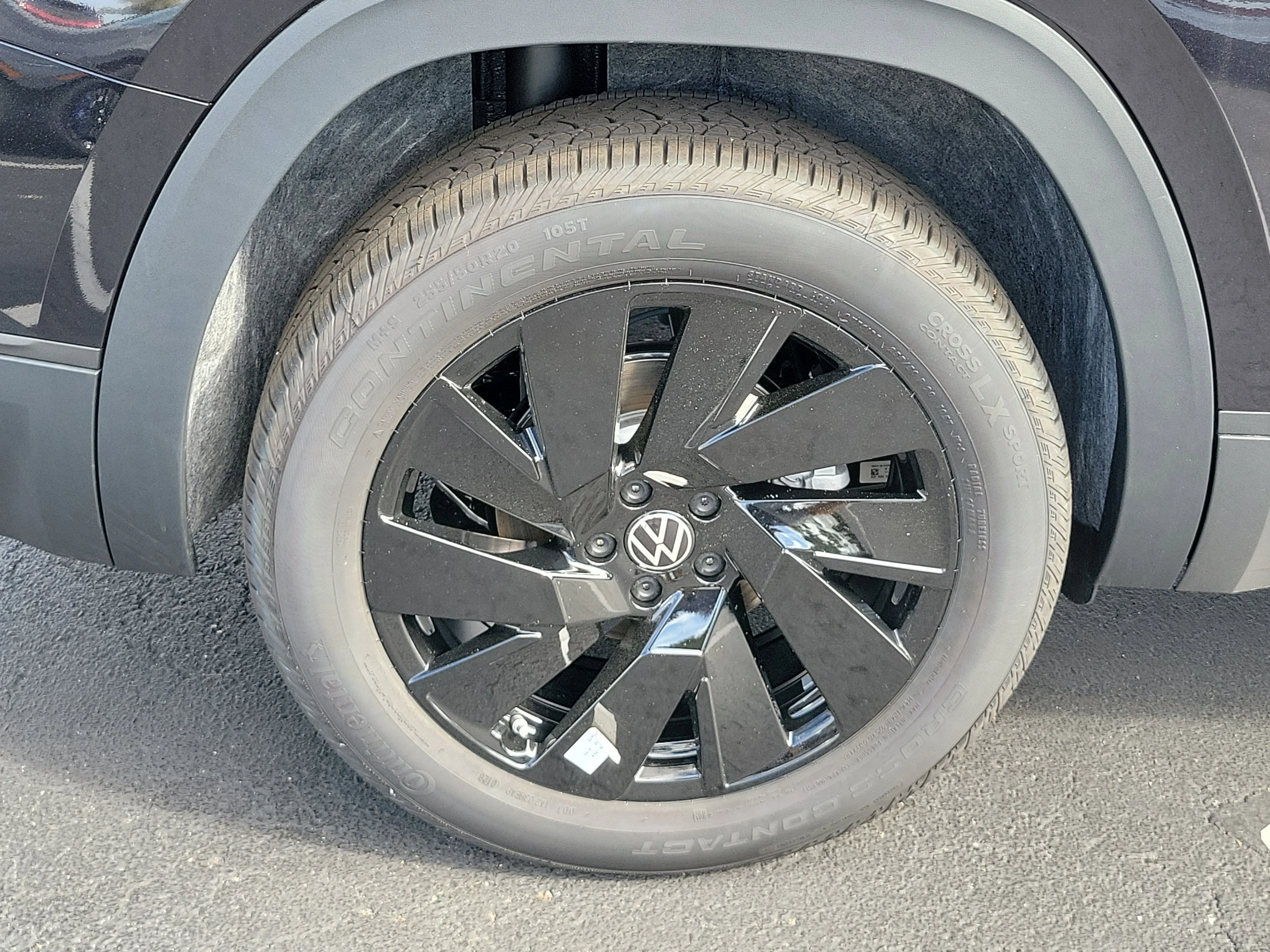 New 2026 Black Volkswagen SE w/Technology image 35