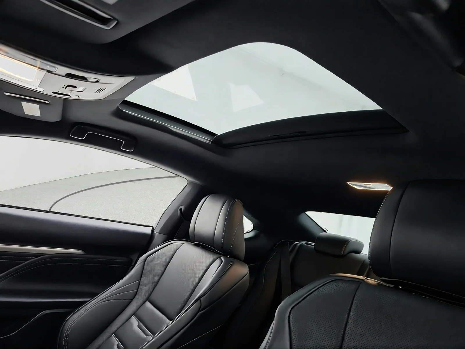 Used 2016 Ultra White Lexus CLOTH image 18
