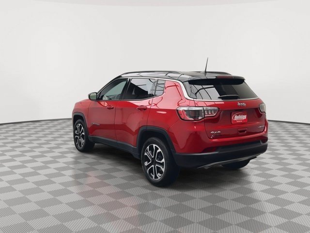 Used 2023 Redline Pearlcoat Jeep Limited image 35
