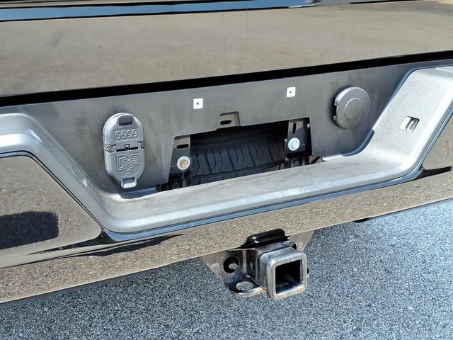 Used 2023 Black Chevrolet Custom image 9