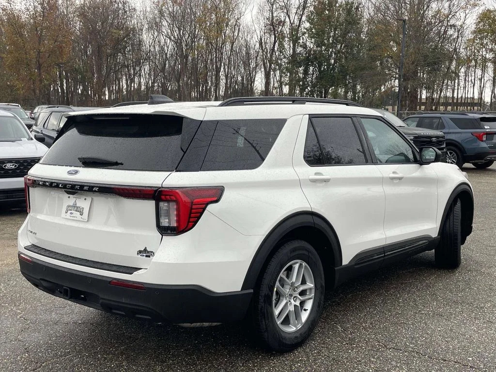 New 2026 Star White Metallic Tri-Coat Ford Active image 3