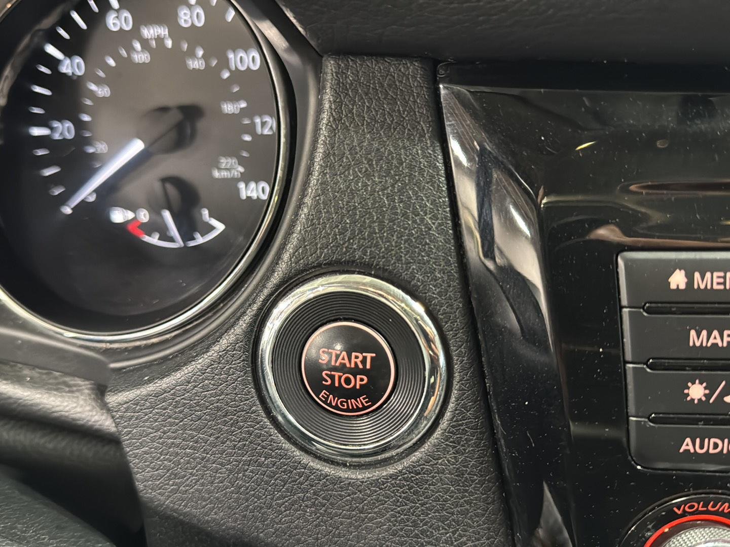 2018 Nissan Rogue SV - Photo 37
