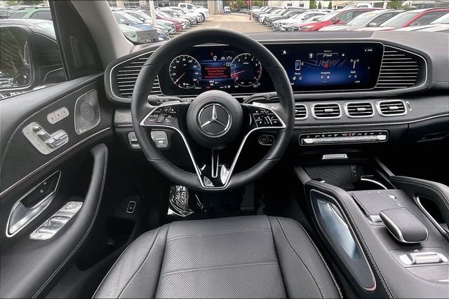 Used 2026 Black Mercedes-Benz GLS 450 image 4
