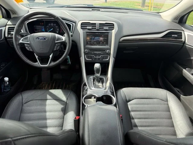 Used 2016 White Ford SE image 11