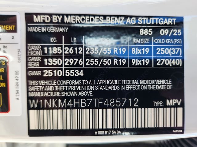 Used 2026 MANUFAKTUR Moonlight White Metallic Mercedes-Benz GLC 300 image 24