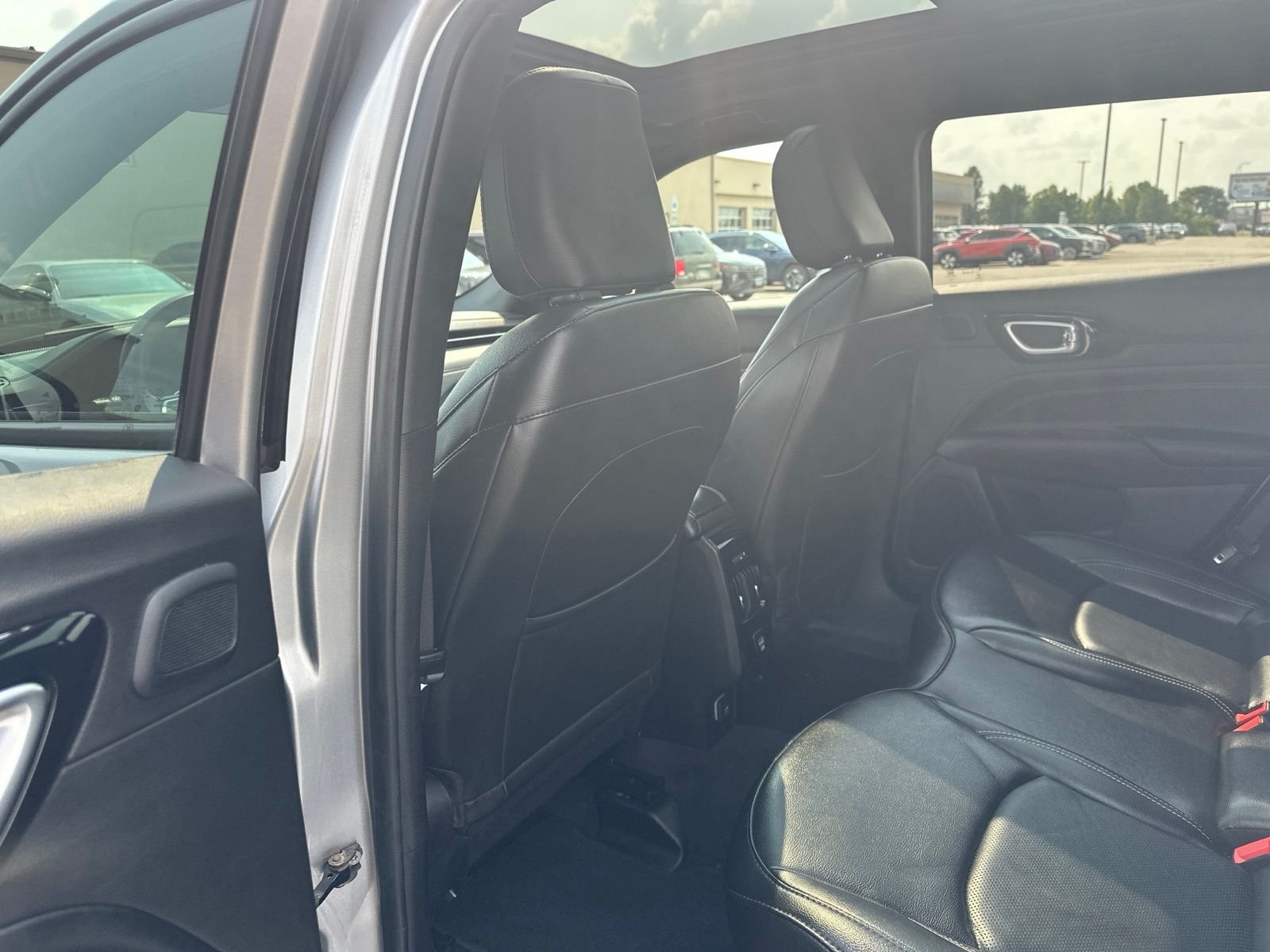 Used 2022 Silver Jeep Limited High Altitude image 17