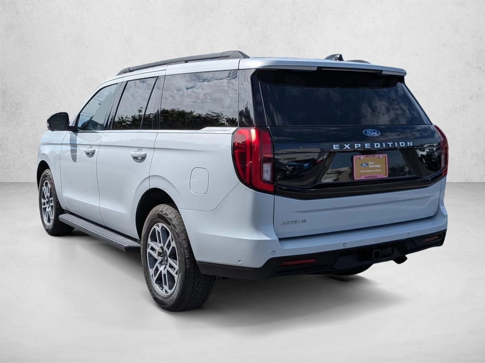 Used 2025 Space Silver Metallic Ford Active image 8