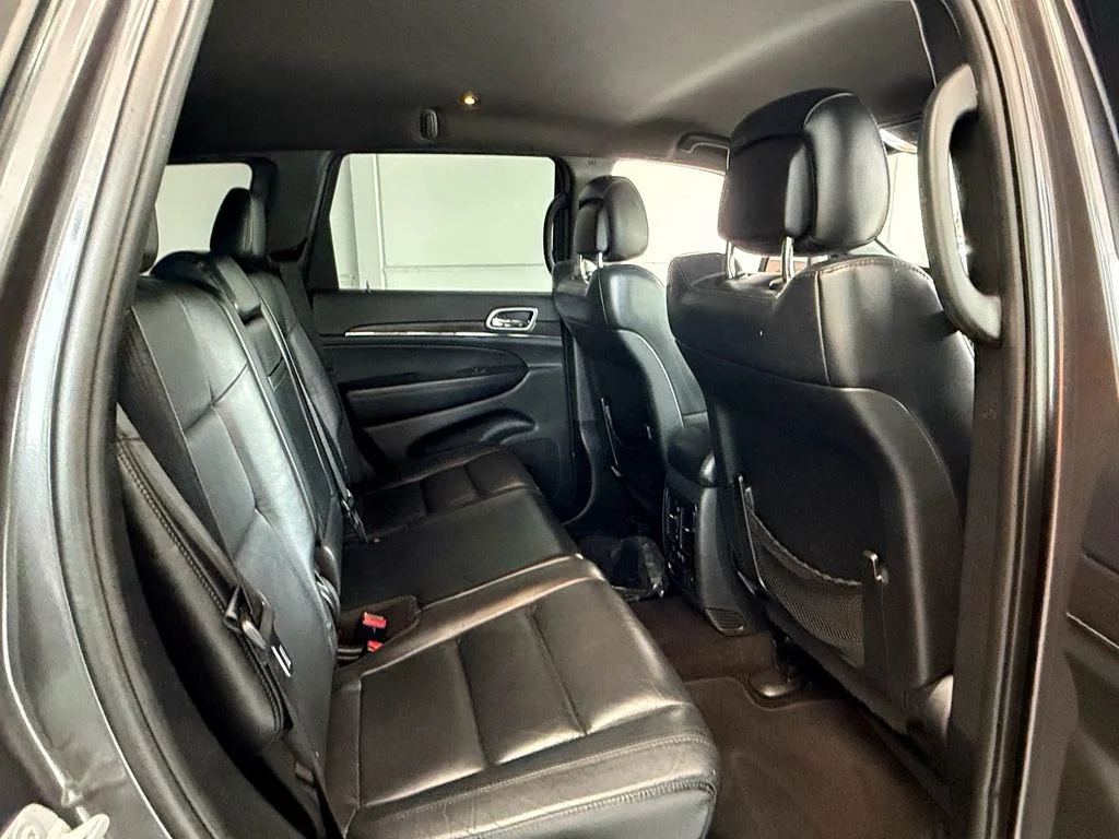 Used 2018 Gray Jeep Limited image 17