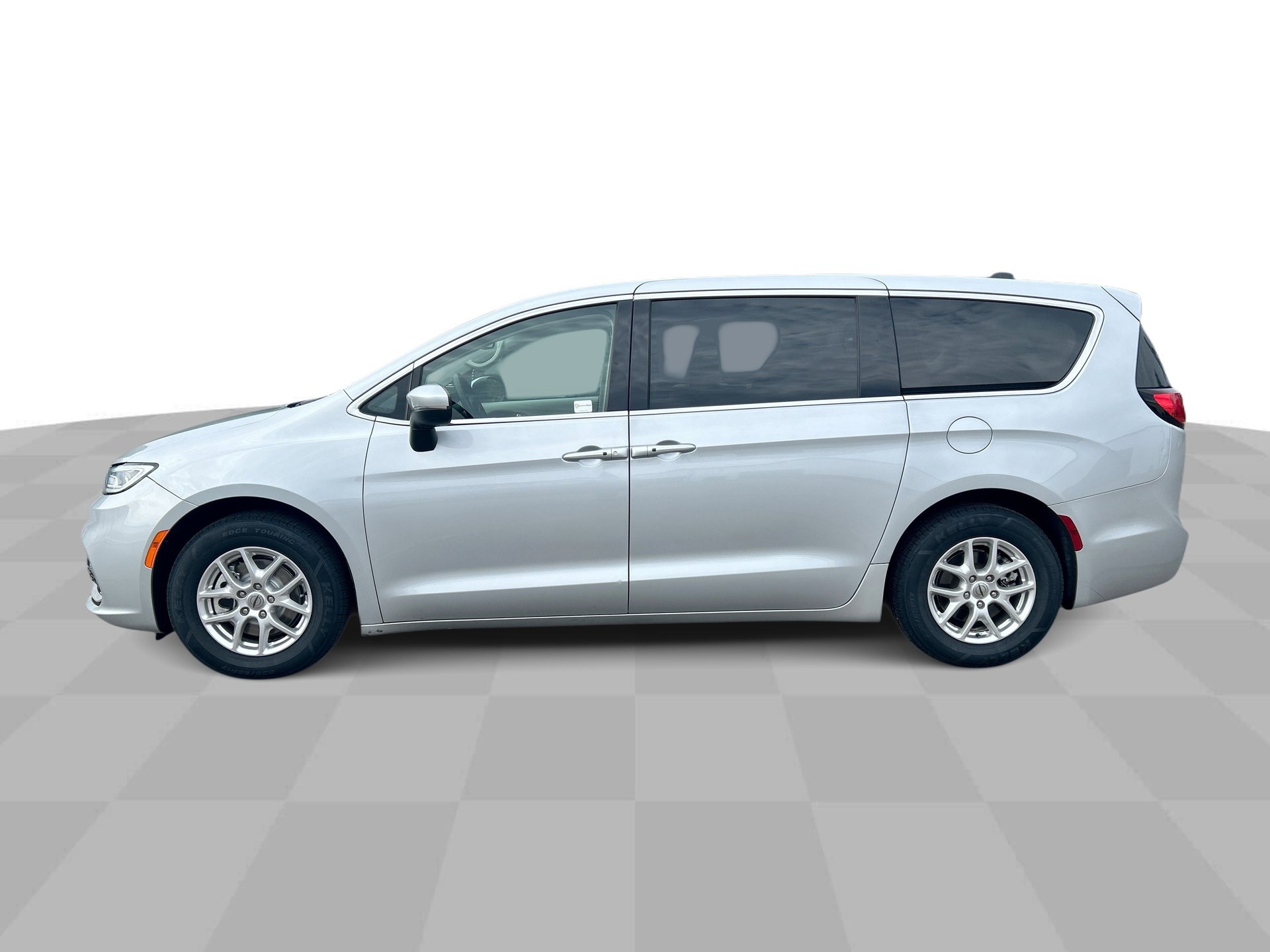 Used 2023 Silver Mist Clearcoat Chrysler Touring L image 5