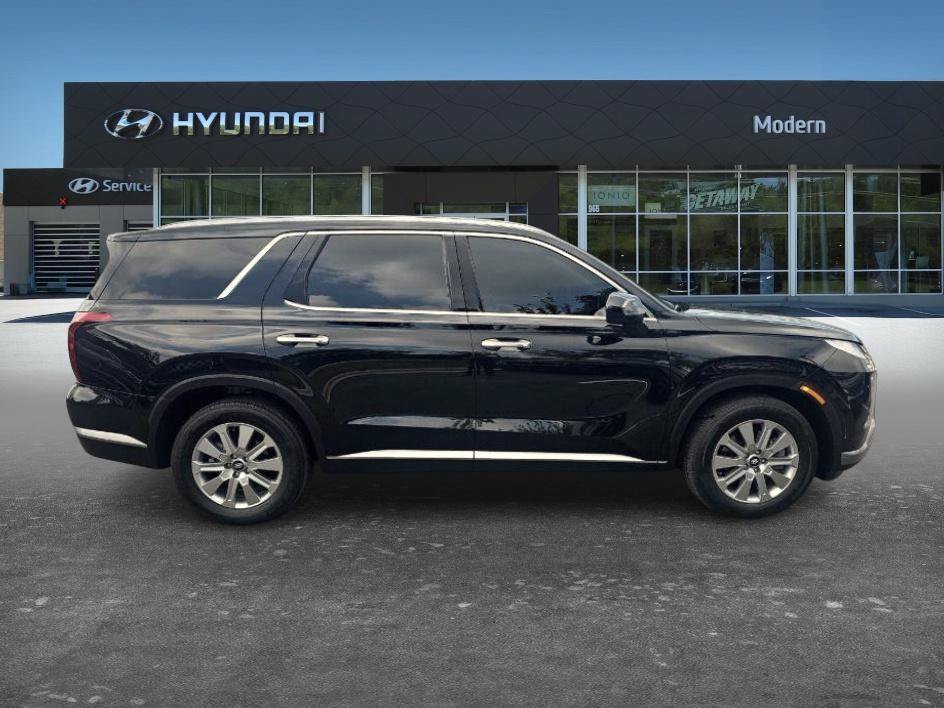 Used 2024 Abyss Black Pearl Hyundai SEL 7P image 4