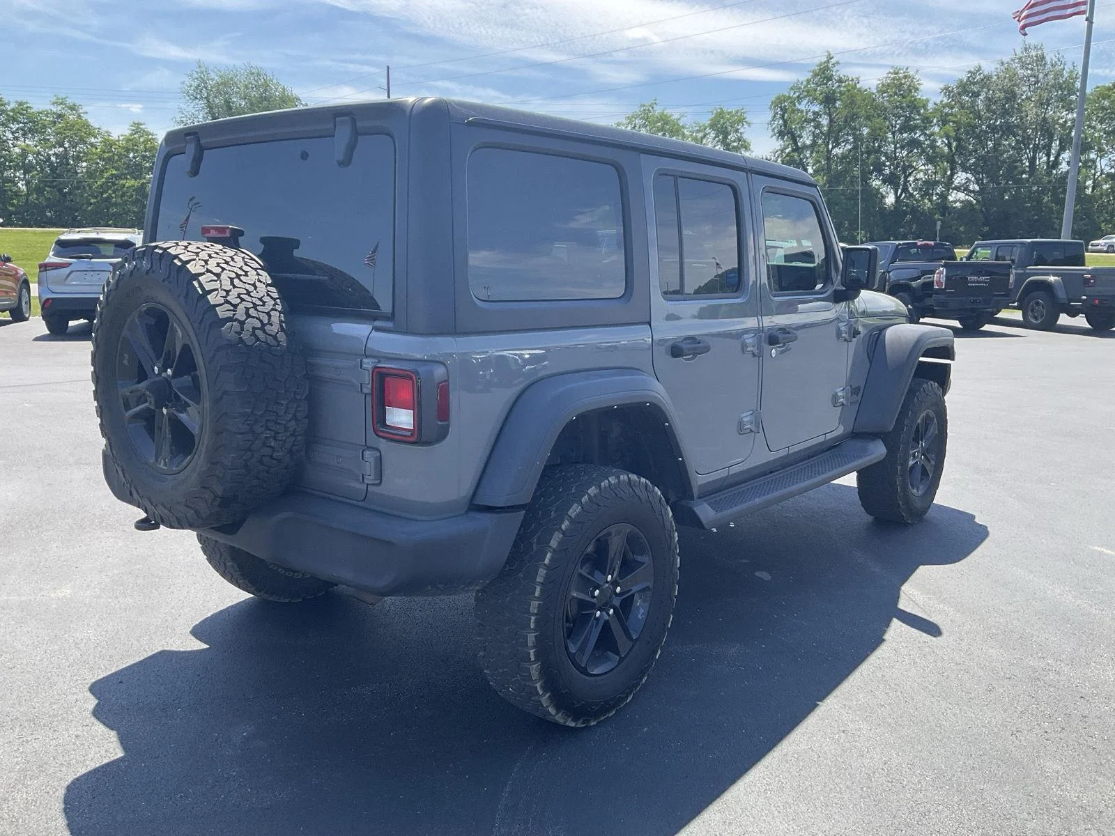 Used 2021 Sting-Gray Clearcoat Jeep Unlimited Sport Altitude image 6
