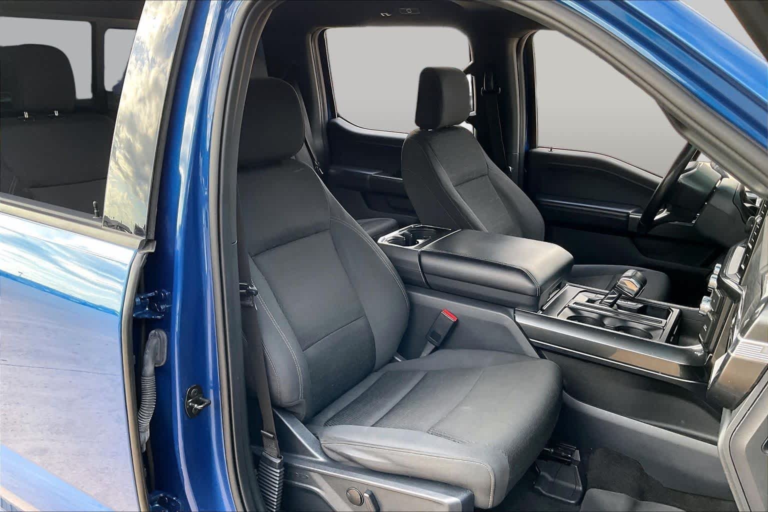 Used 2022 Atlas Blue Metallic Ford XLT image 9