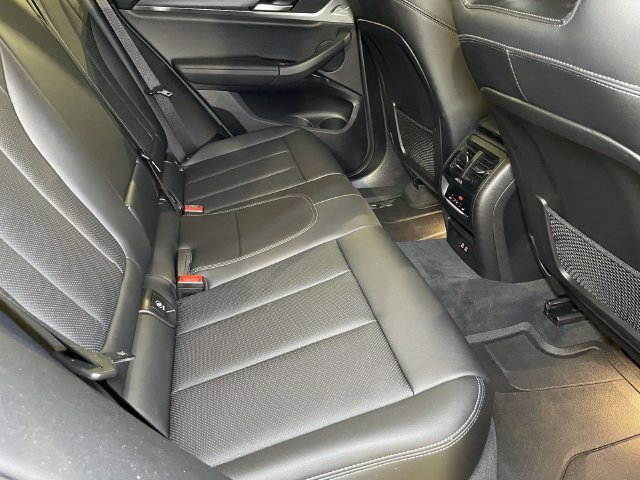 Used 2022 Black BMW xDrive30i image 22