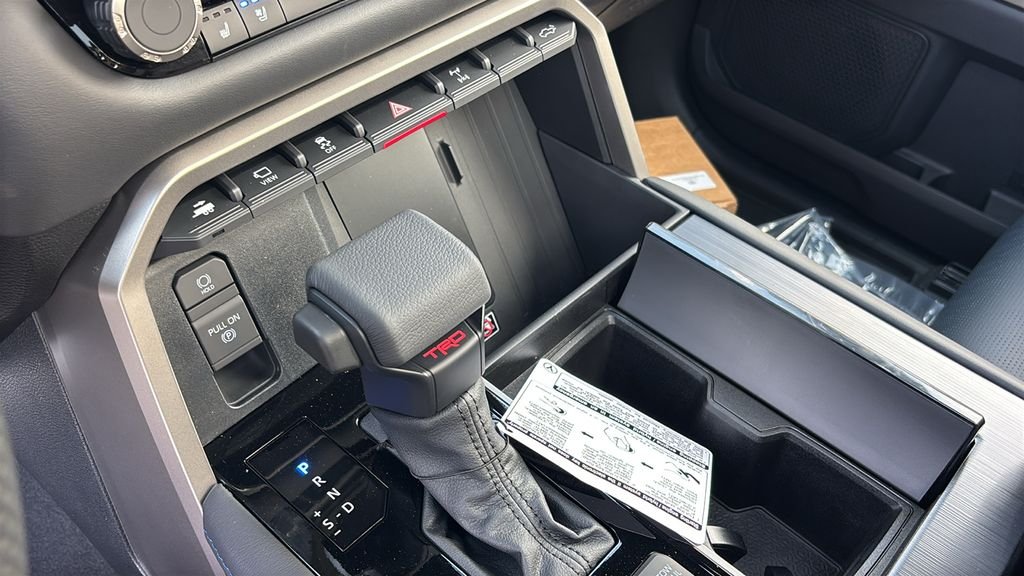 New 2026 Wind Chill Pearl <sup>1</sup> Toyota Tundra Platinum image 25