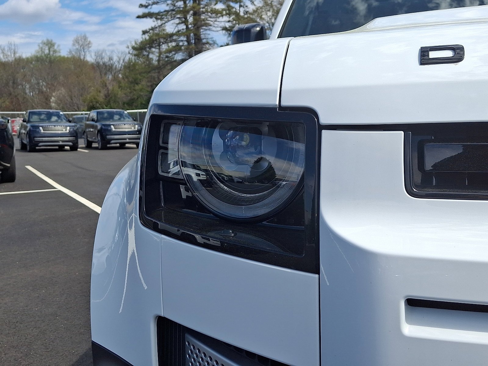 Used 2025 Fuji White   1Aa Land Rover S image 11