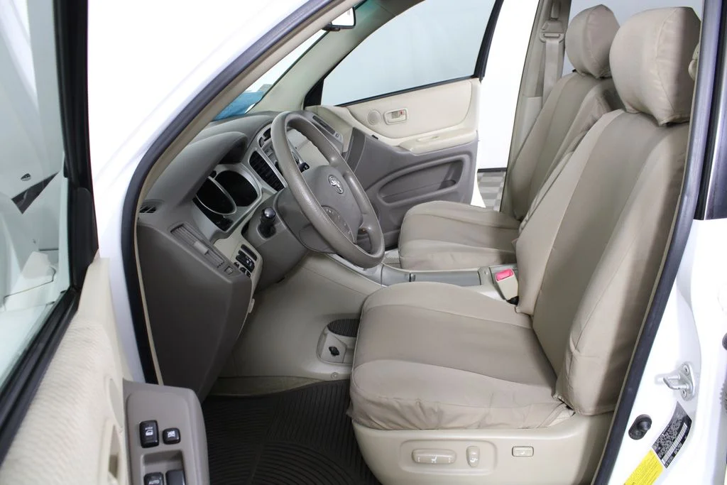 Used 2007 White Toyota V6 image 24