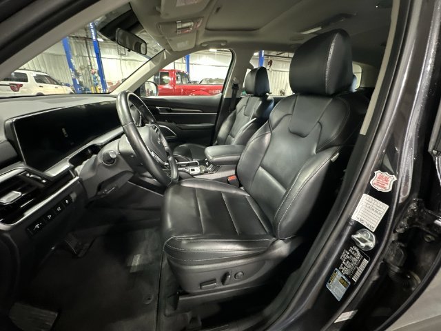 Used 2025 Gray Kia S image 17