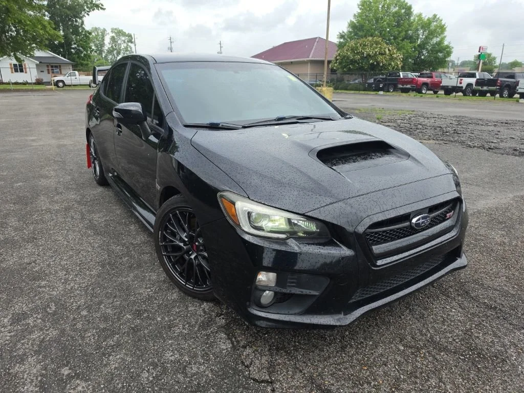 Used 2016  Subaru Base image 1