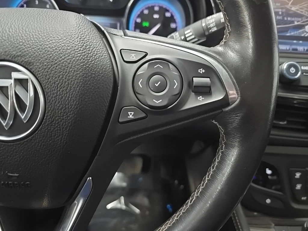 Used 2018 GALAXY SILVER METALLIC Buick Essence image 21