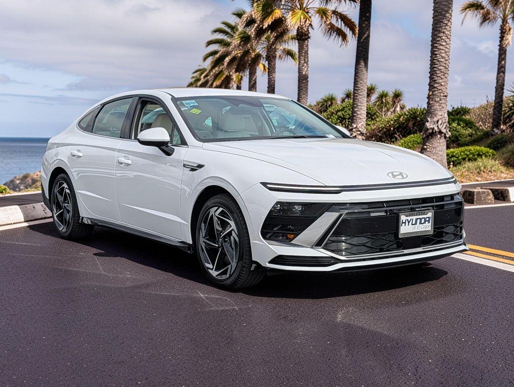 New 2026 White Hyundai SEL Sport image 4