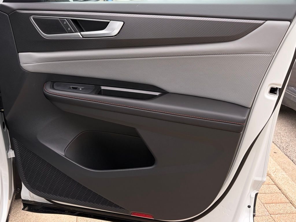 New 2026 Opal White Pearl Volkswagen Peak Edition image 14
