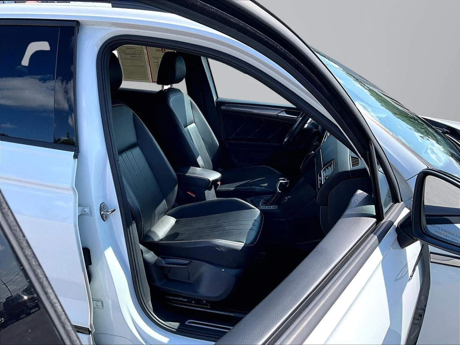 Used 2022 White Volkswagen 2.0T SE R-Line Black image 8