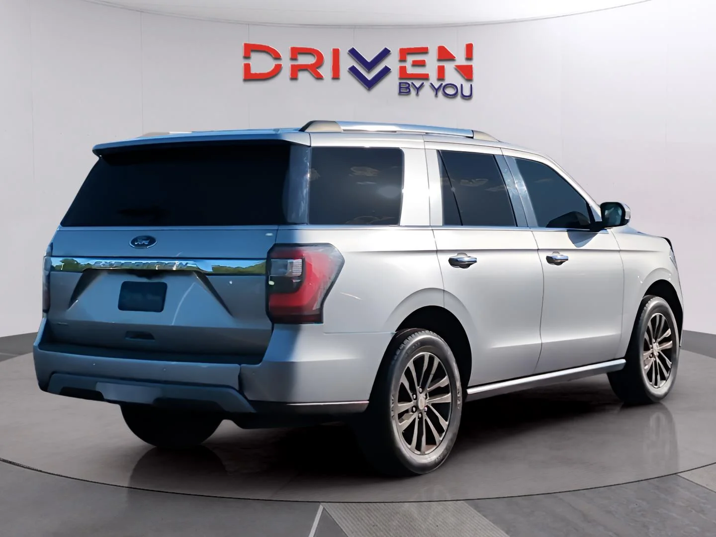Used 2021 Iconic Silver Ford Limited image 5