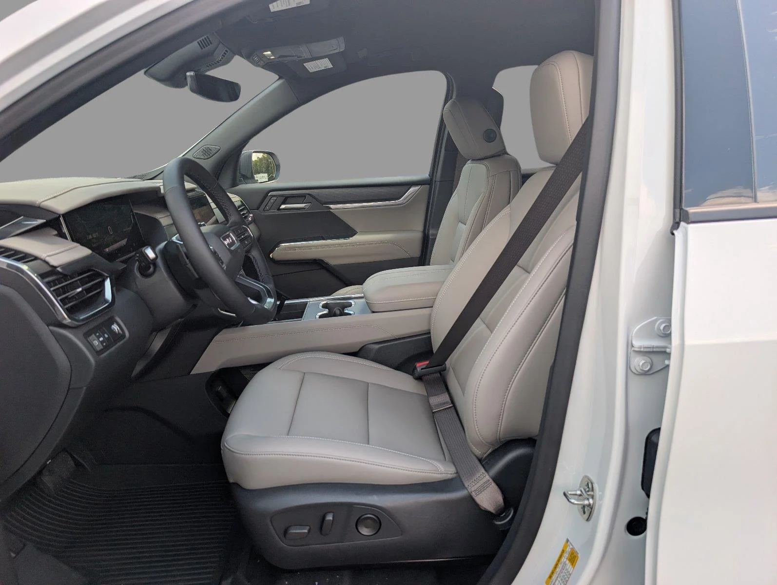 New 2027 Summit White GMC Elevation image 12