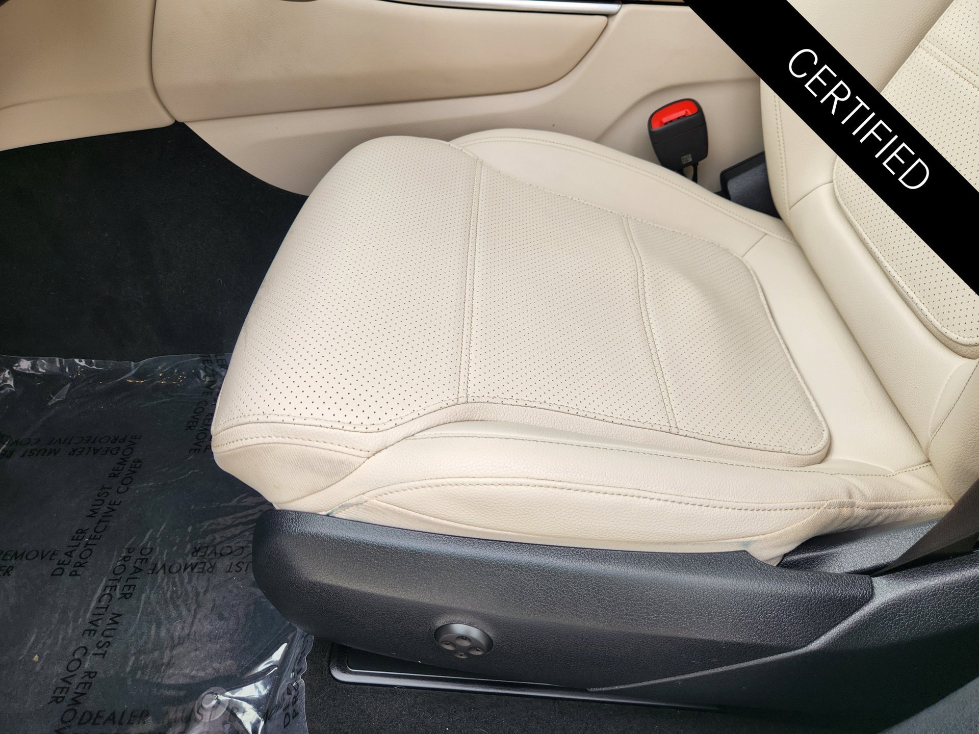 Certified Used 2023 Polar White Mercedes-Benz GLC 300 image 25