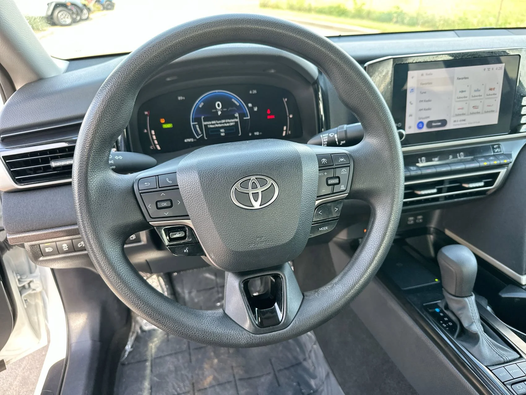 Used 2025 Ice Toyota LE image 14