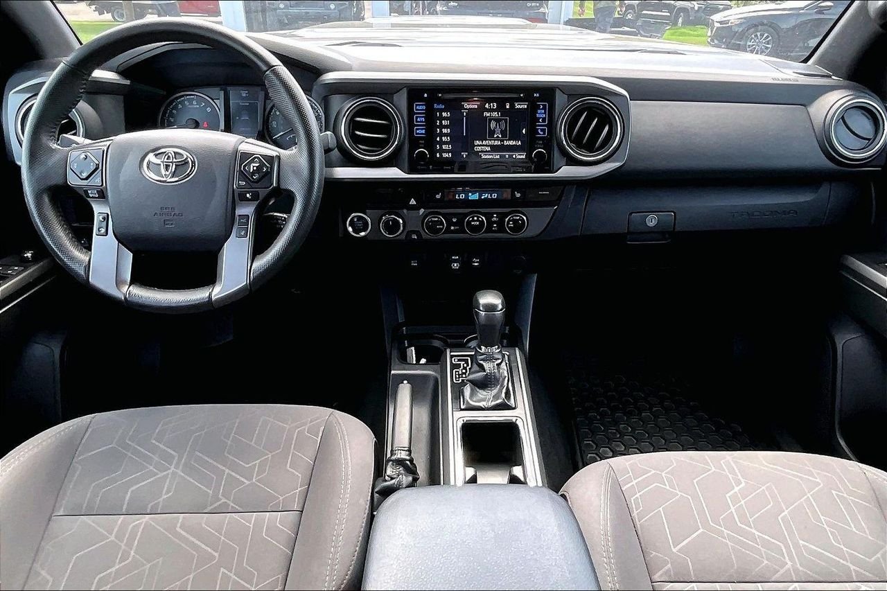 Used 2018 Midnight Black Metallic Toyota SR5 image 10