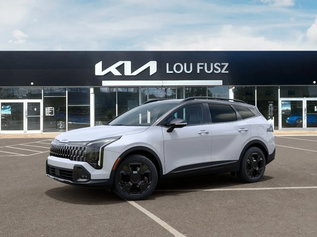 New 2027 Glacial White Pearl / Black Ro Kia X-Line image 3