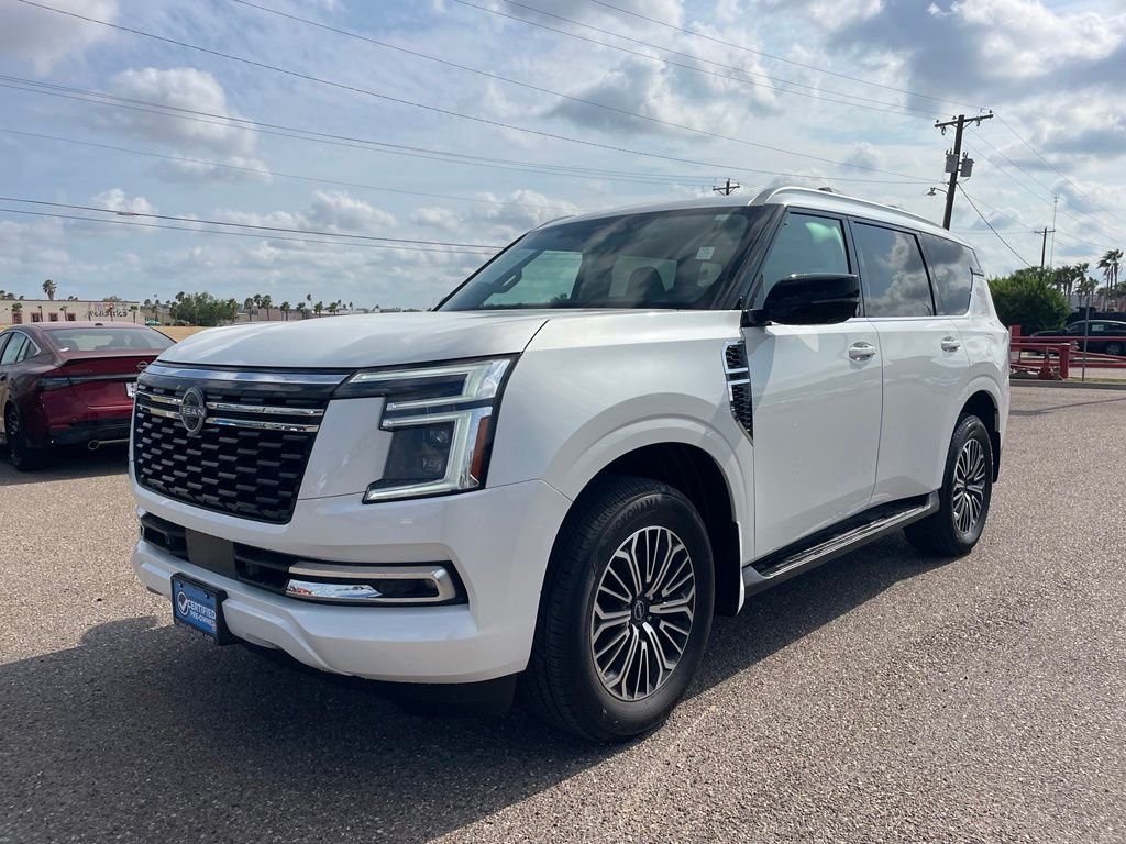 Used 2025 White Nissan Platinum image 3