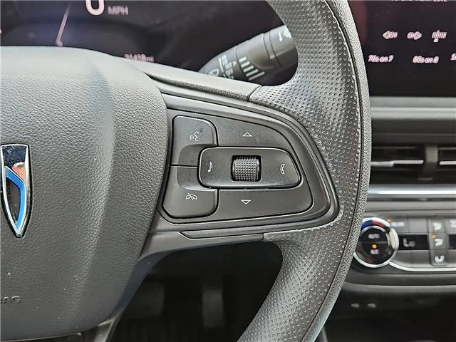 Used 2025 White Buick Preferred Front-Wheel Drive image 17