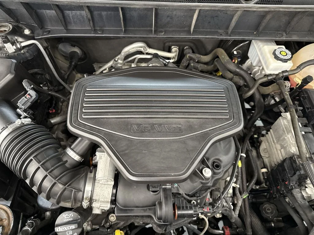 Used 2019 Ebony Twilight Metallic GMC SLE-2 image 33