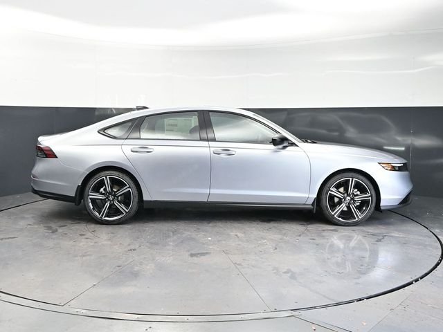 New 2026 Solar Silver Metallic Honda SE image 4