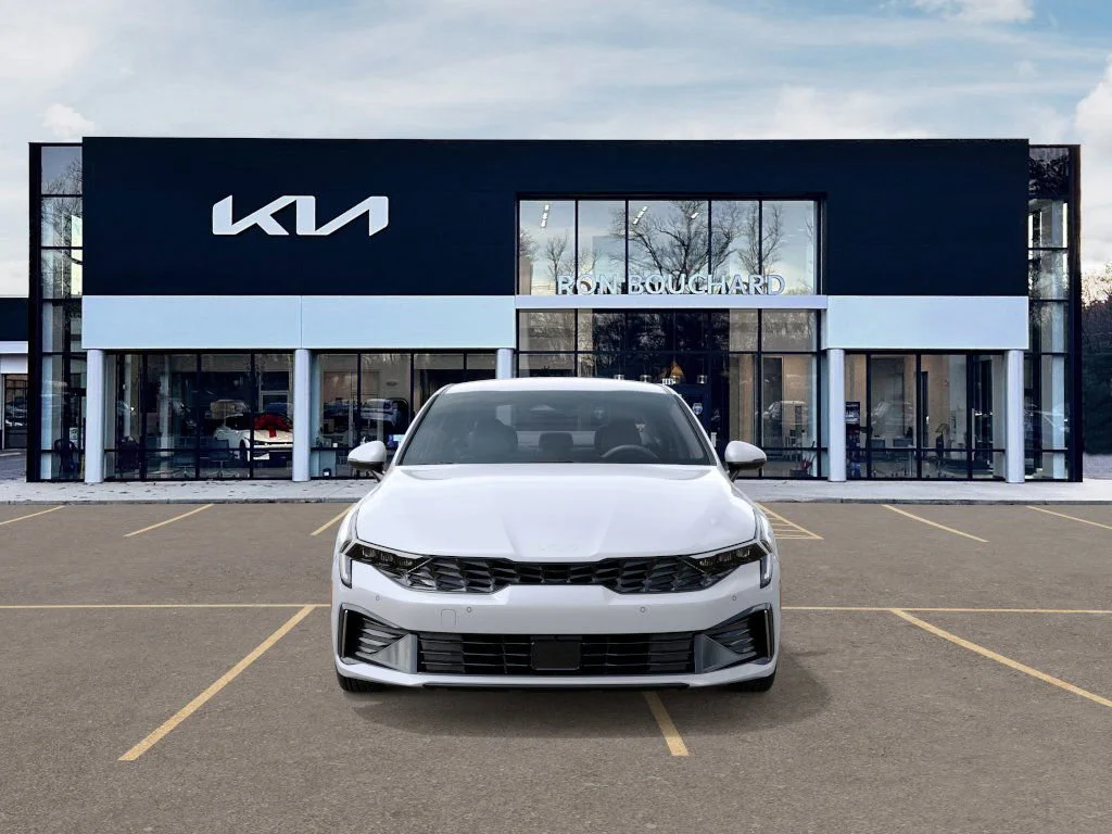 New 2026 Snow White Pearl Kia LXS image 2