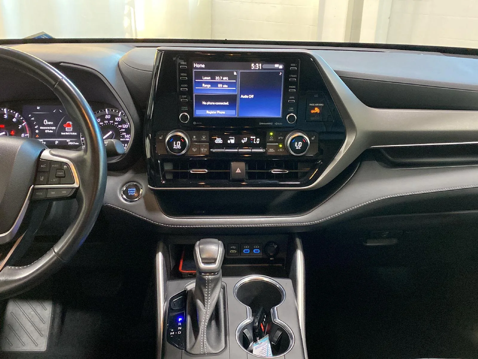 Used 2022 Celestial Silver Metallic Toyota XLE image 21