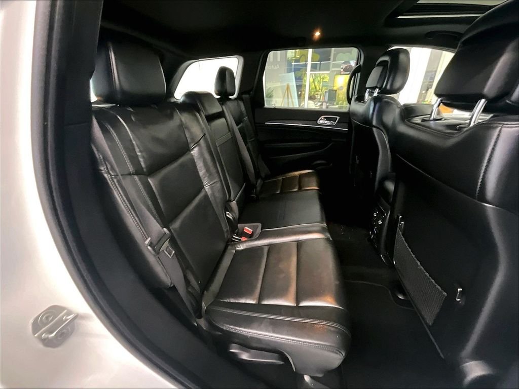 Used 2022 Bright White Clearcoat Jeep Limited image 16