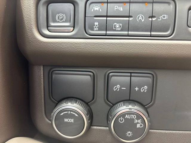 Used 2022 Gray Chevrolet LT image 8