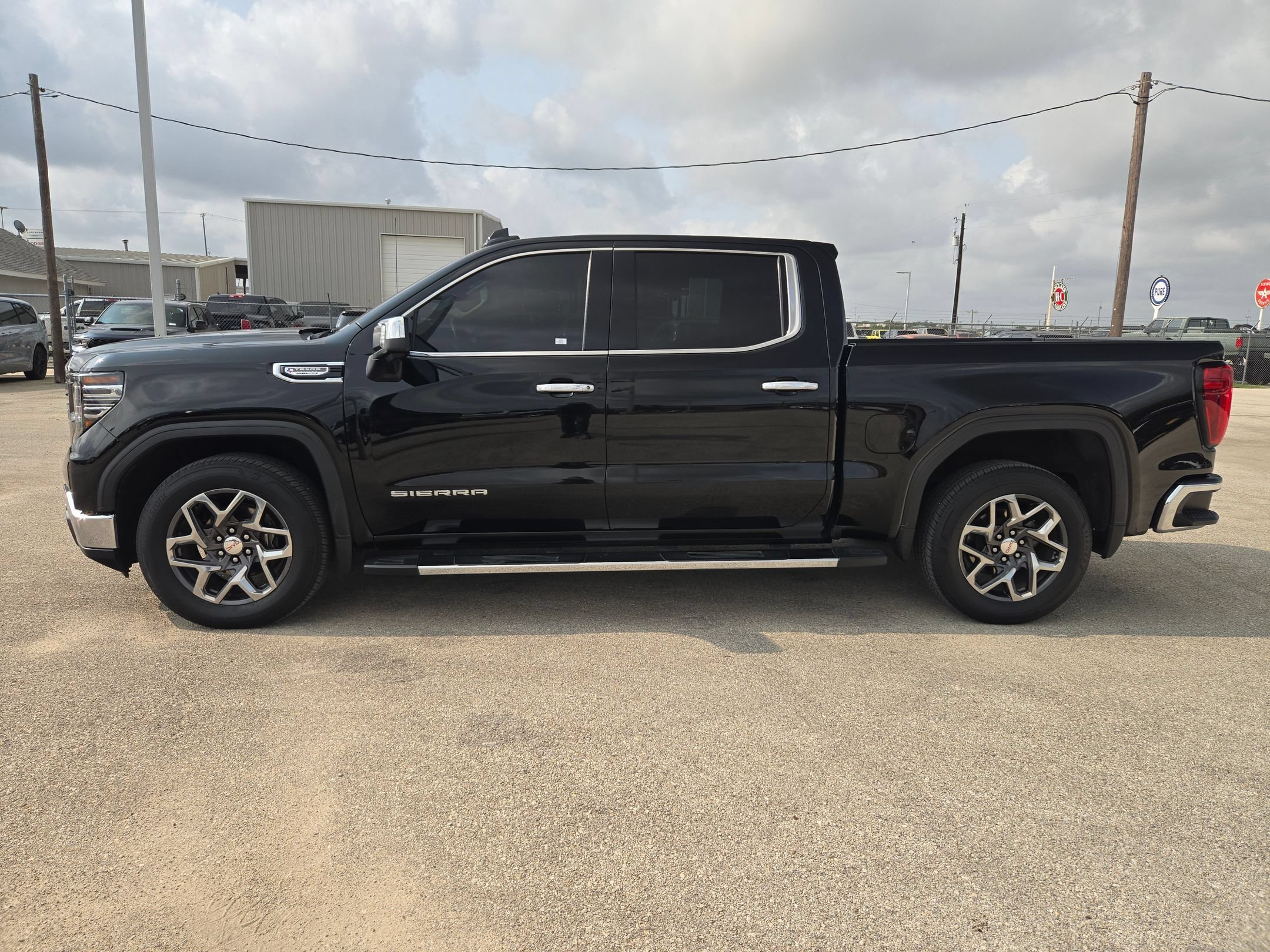 Certified Used 2024 Onyx Black GMC SLT image 6