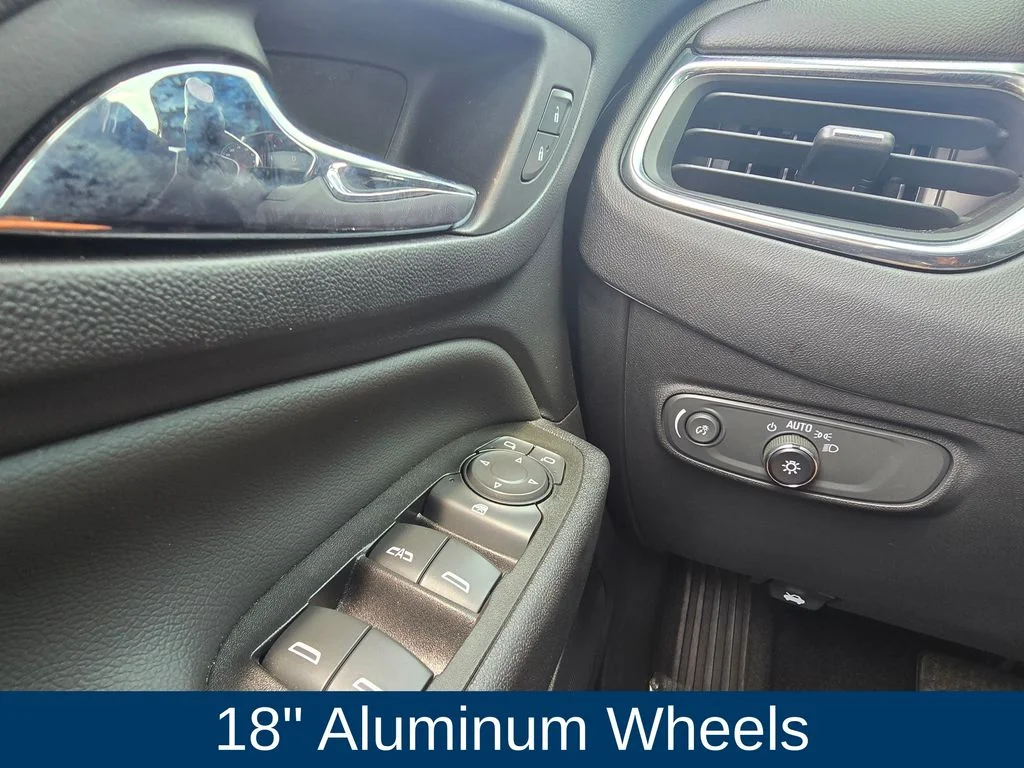 Used 2022 White Chevrolet LT image 19