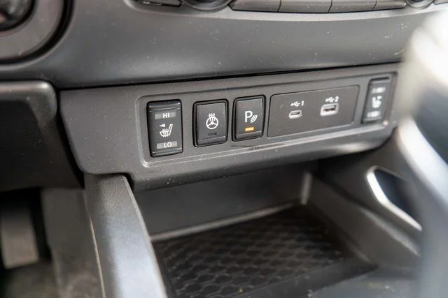 Used 2023 Green Nissan SV image 29