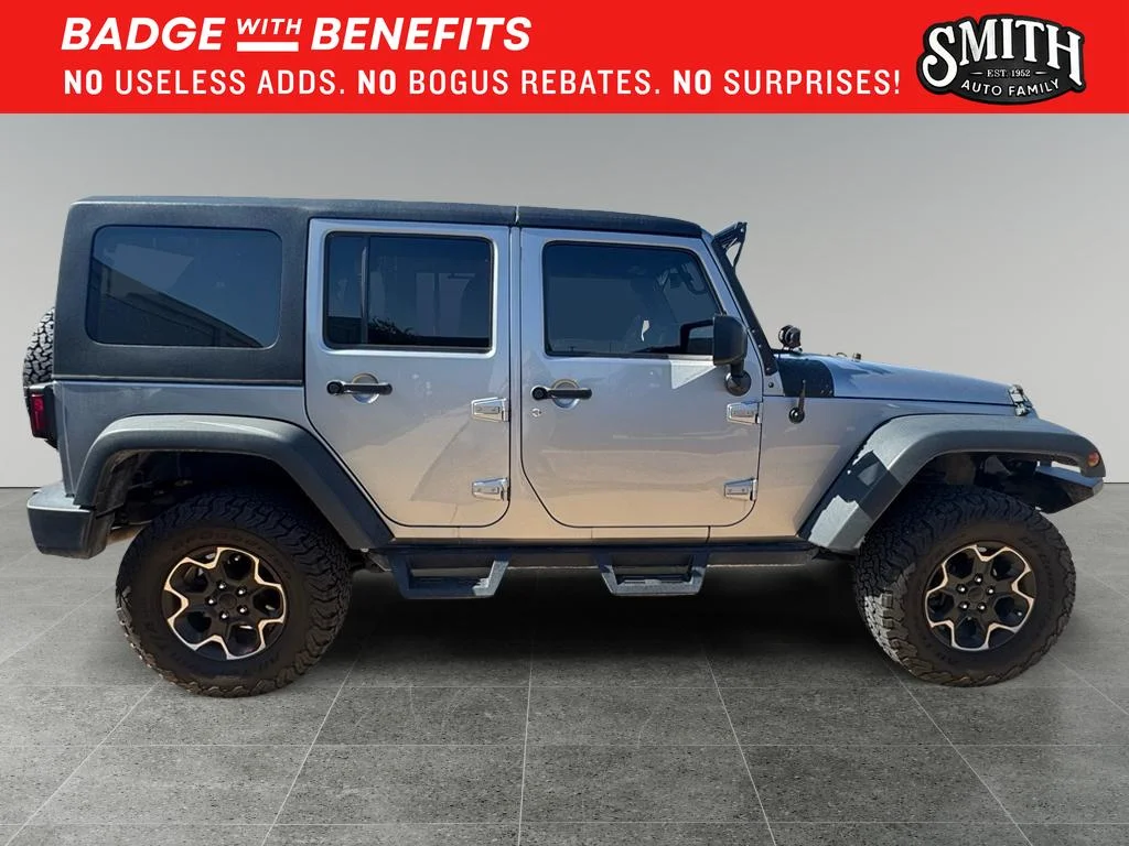 Used 2017 Billet Silver Metallic Clearcoat Jeep Sport image 9